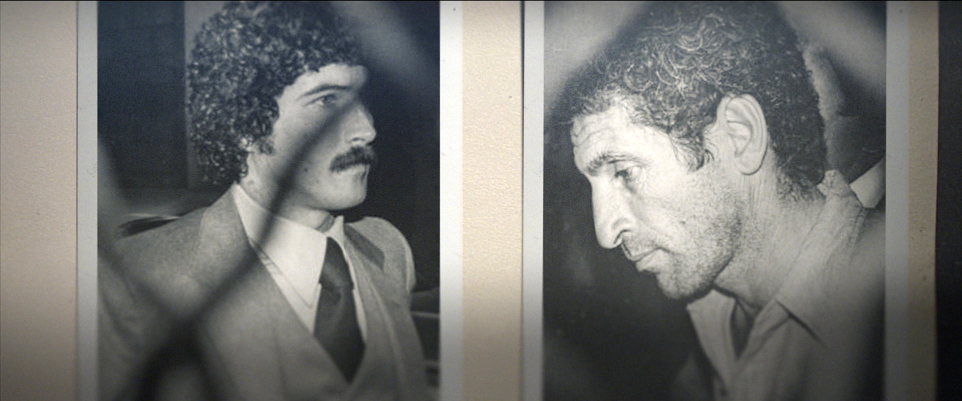 Jaké aspekty vyšetřování jsou zobrazeny?